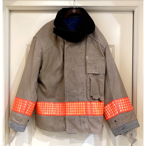 VTG NYC 90s Cairns Firefighter Jacket Mens S Beige Reflective FireFlite Coat USA